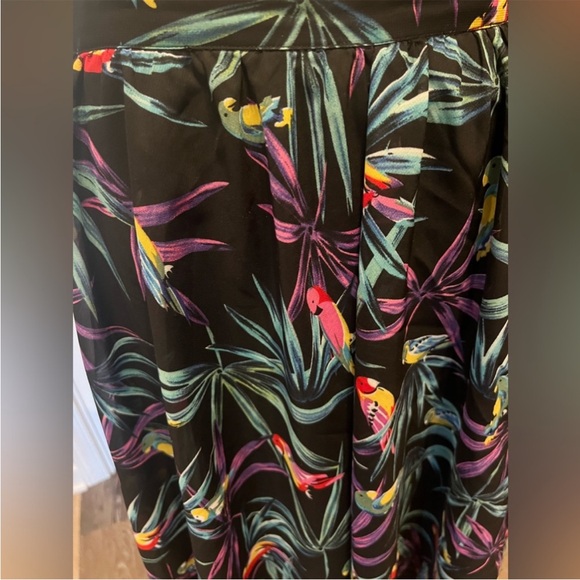 Bettie Page Tatyana Skirt Tropical Bird Print Women’s Medium - Picture 4 of 6